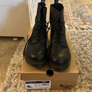 Dr. Martens 1460 Pascal Mono